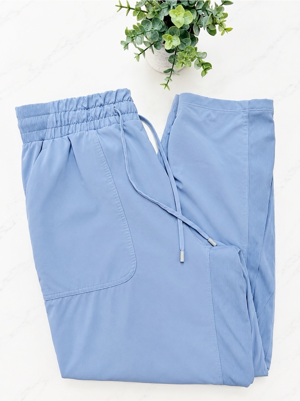 Lululemon Beyond the Studio Lined Crop Blue Linen Size 8